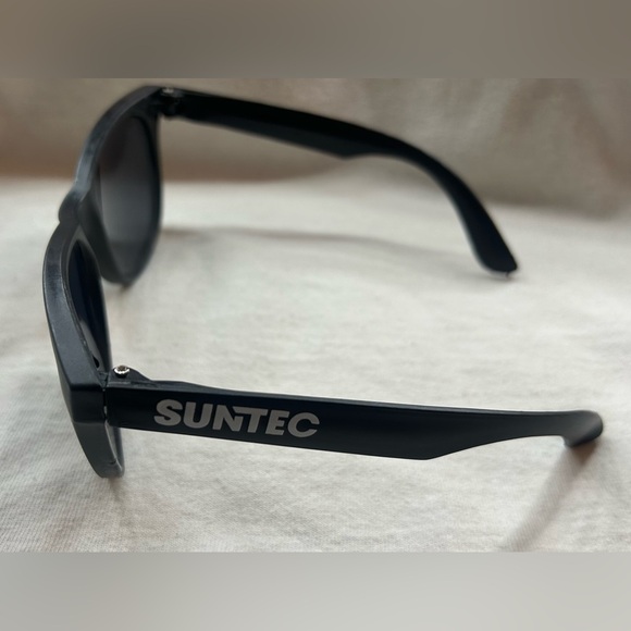 Classic Black Suntec Sunglassesses - Picture 3 of 3